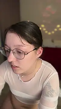 emigooflordXD online show from April 3, 5:00 pm