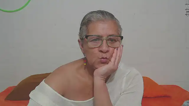 candy mature  online show from January 17, 11:56 pm