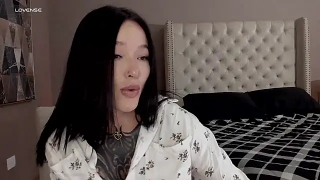 vangie  online show from September 27, 9:55 pm