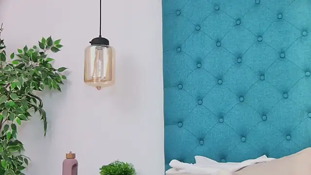 EmilyColle  online show from March 3, 8:15 pm