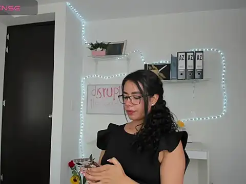 susana monroy online show from April 4, 9:13 pm