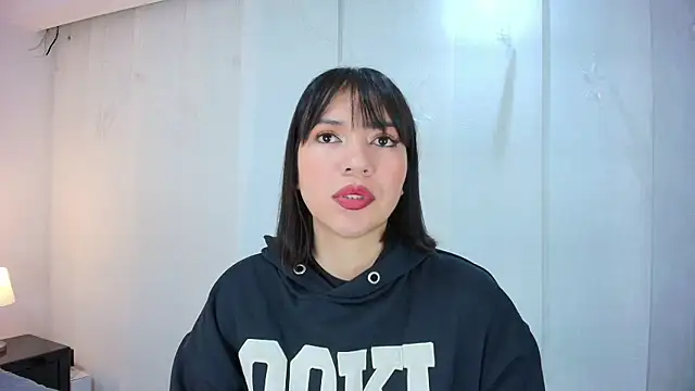 lina bedoya  online show from September 30, 11:27 am