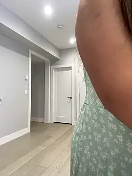 jAsMinE678 online show from October 11, 4:28 am