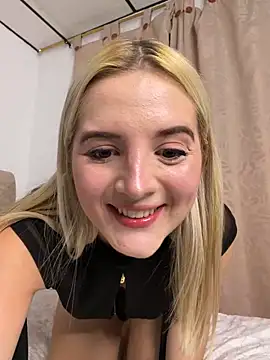 Maia Collins online show from June 4, 12:49 am