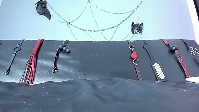 K Intraven0us online show from November 27, 6:33 pm