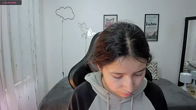 Amy joones online show from September 16, 11:29 am