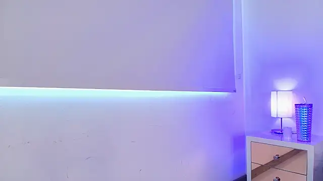 Julianaa Castro  online show from March 19, 2:54 pm