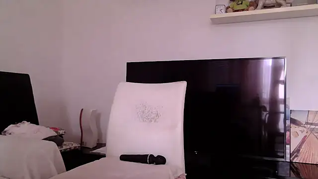 fragrance72 online show from March 12, 1:25 pm