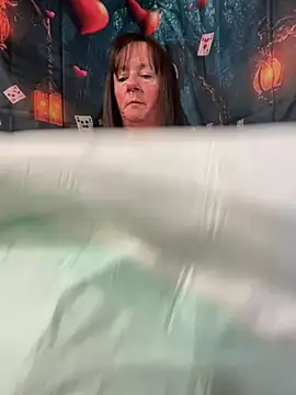 Lolli Jones online show from April 16, 6:51 pm