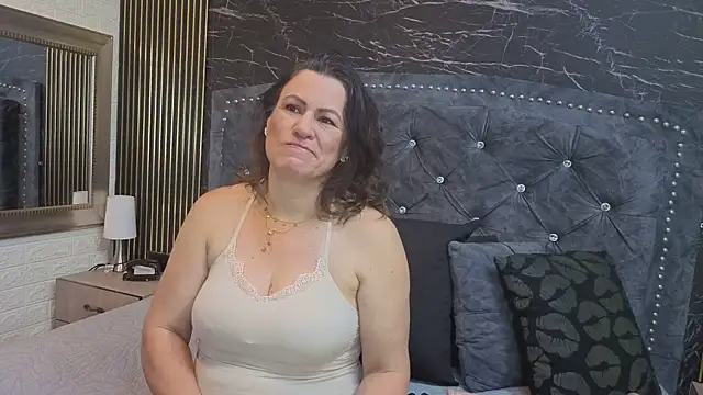 charlotte  G online show from March 24, 11:48 am