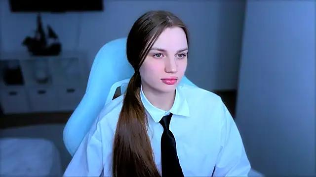 StellaLawless online show from March 18, 9:20 pm