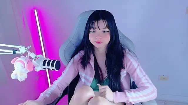 stephybrown online show from February 18, 2:32 am