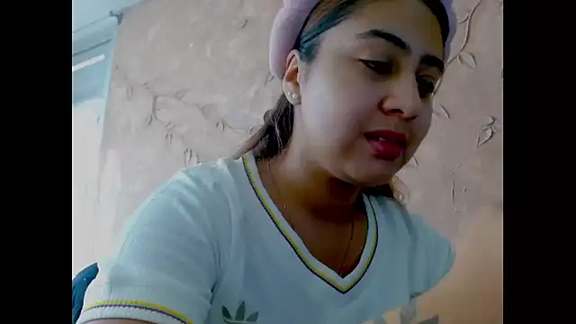 Miabonnett  online show from October 2, 12:21 pm