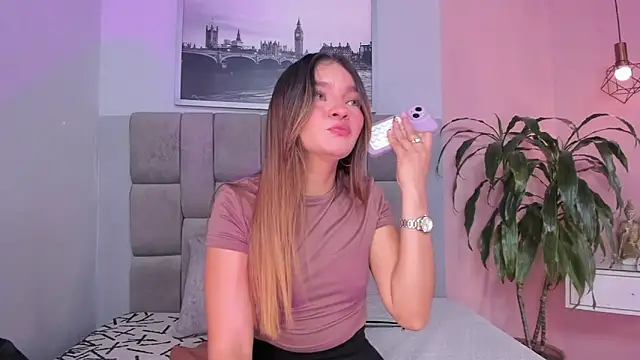 selene tylor  online show from December 17, 3:11 am