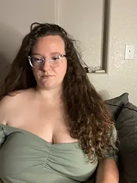 goodgirllolagrey online show from June 13, 3:37 am