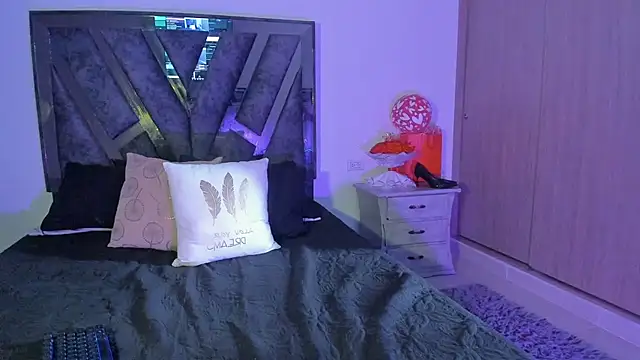 Deborah Colins online show from September 26, 8:39 pm