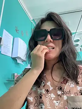 Reinacatchile online show from January 6, 8:01 pm