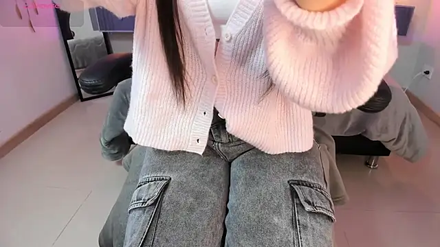 Charlotte  Benett online show from January 19, 5:36 am