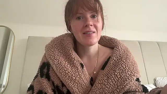 redheadrosie69 online show from October 15, 9:12 am