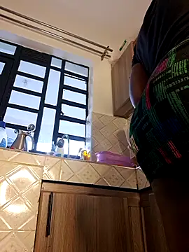 Hotfirespicegiri245 online show from April 1, 1:41 pm