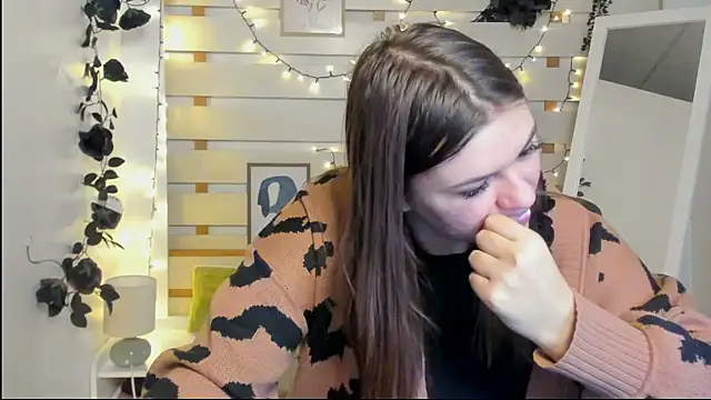 Josephine Kiss online show from March 18, 1:05 pm