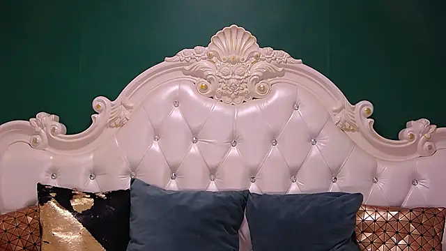 ArielBurn online show from October 18, 8:43 pm