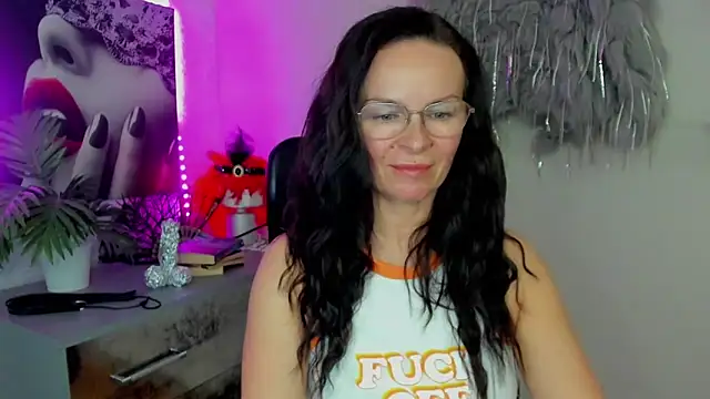 HelenLuxx online show from February 27, 5:13 pm