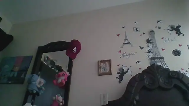 trianabell online show from November 12, 7:23 pm