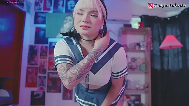 sensualkattt online show from October 28, 1:06 pm