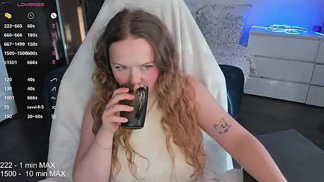 HANNA MONTANAS online show from September 24, 1:43 pm