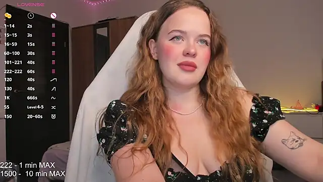 HANNA MONTANAS online show from October 16, 8:33 pm