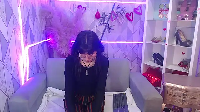 charlottemoonxz online show from October 14, 7:49 pm