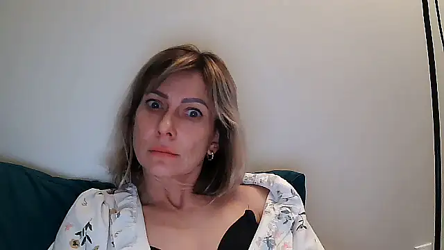 anechka1 online show from December 22, 9:18 pm