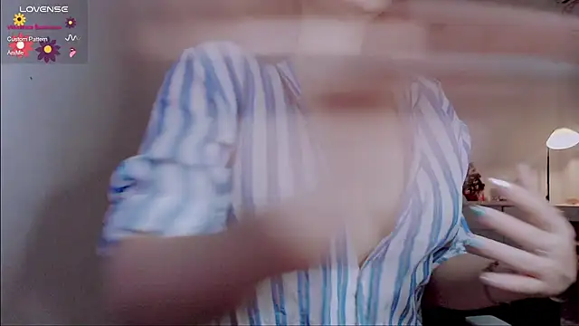 Di Di   online show from September 13, 6:27 pm