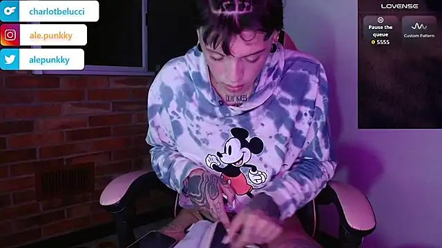 charlotbelucci  online show from November 14, 9:20 am