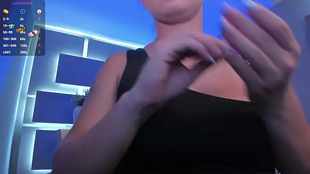 AliceHarper  online show from October 7, 7:18 pm