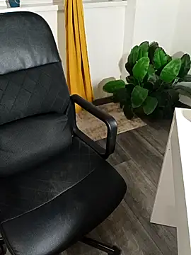 lisshorn online show from October 2, 12:54 pm