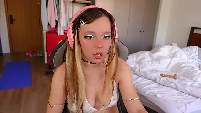 Ayra Lust online show from February 21, 7:47 pm