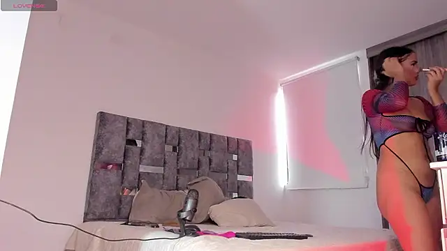 rossth1 online show from March 6, 7:42 pm