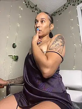 Shuggabutt online show from October 31, 1:48 pm