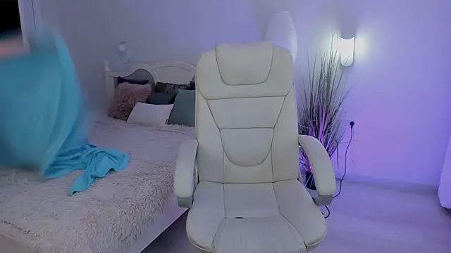 Eva Rosec online show from September 18, 11:09 am