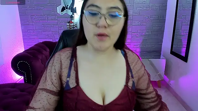 conniejames m online show from October 23, 12:44 pm