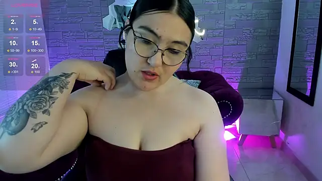 conniejames m online show from November 19, 12:38 pm