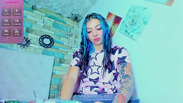 SaturnooStonee online show from October 6, 3:45 am