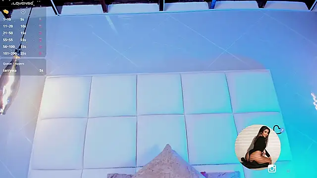 danii hill  online show from September 19, 4:44 am