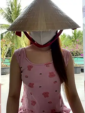 BabyThree  online show from January 16, 8:43 am