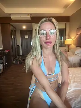 Liana Lou online show from April 2, 6:55 am