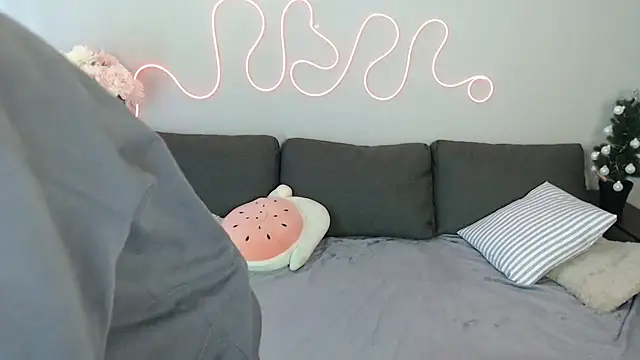 Mini Diva online show from December 14, 9:15 am