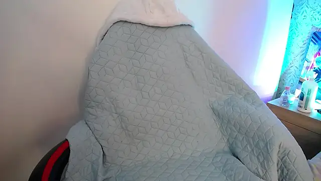 luly pink online show from December 2, 4:36 am