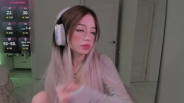 KellyBarton online show from October 29, 8:33 pm